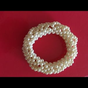 Bracelet with cluster of small pearls